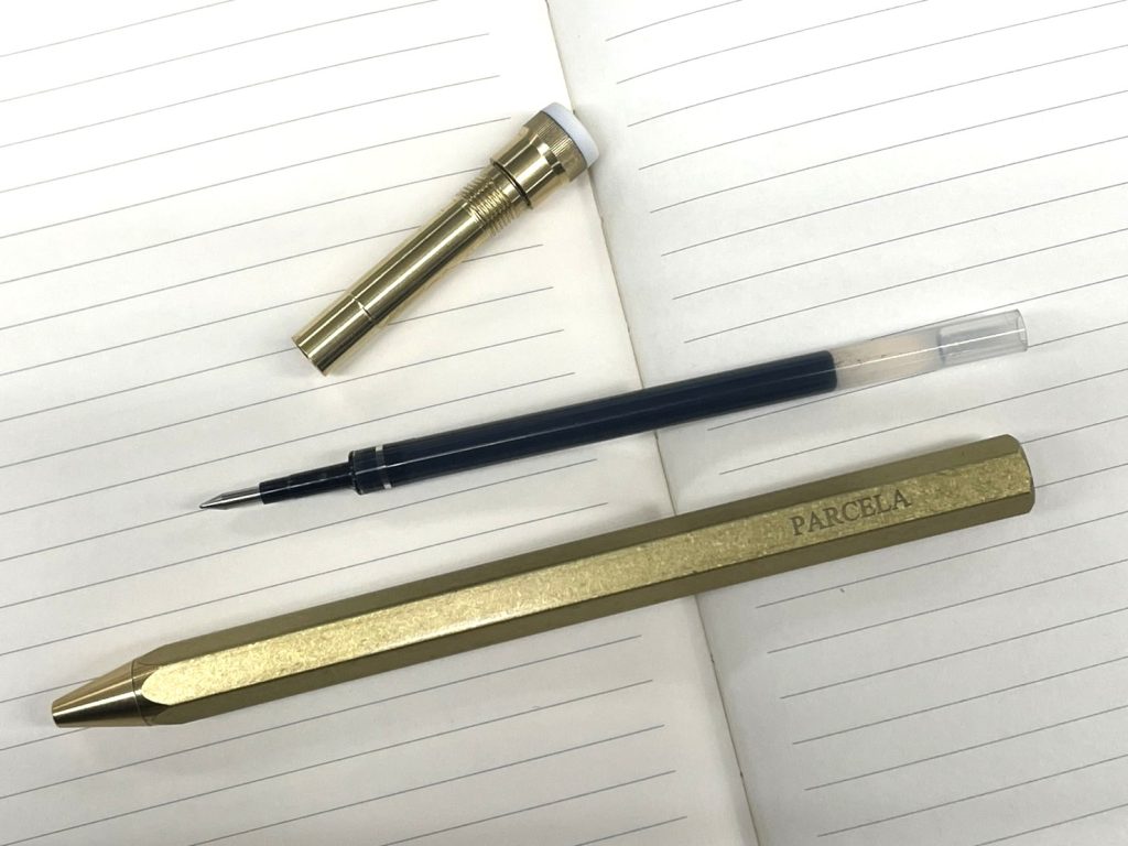 フリクションにもユニボールシリーズにも対応可能な真鍮製ボールペン「ペンシレスト」