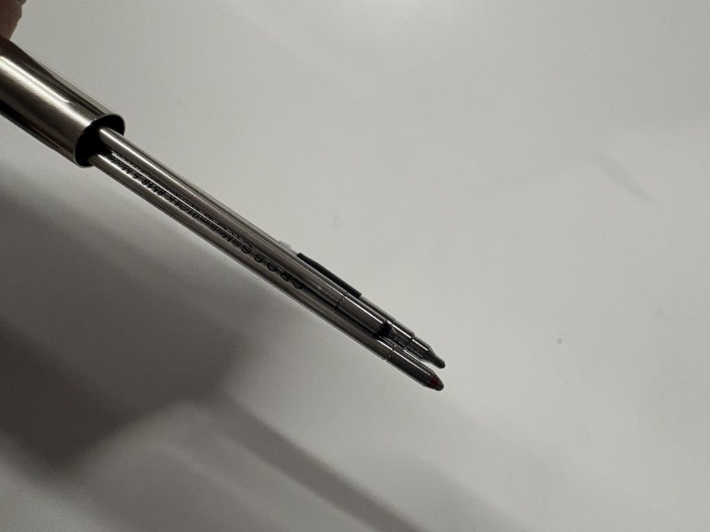 TEECH3多機能ペンの内部。替え芯交換方法